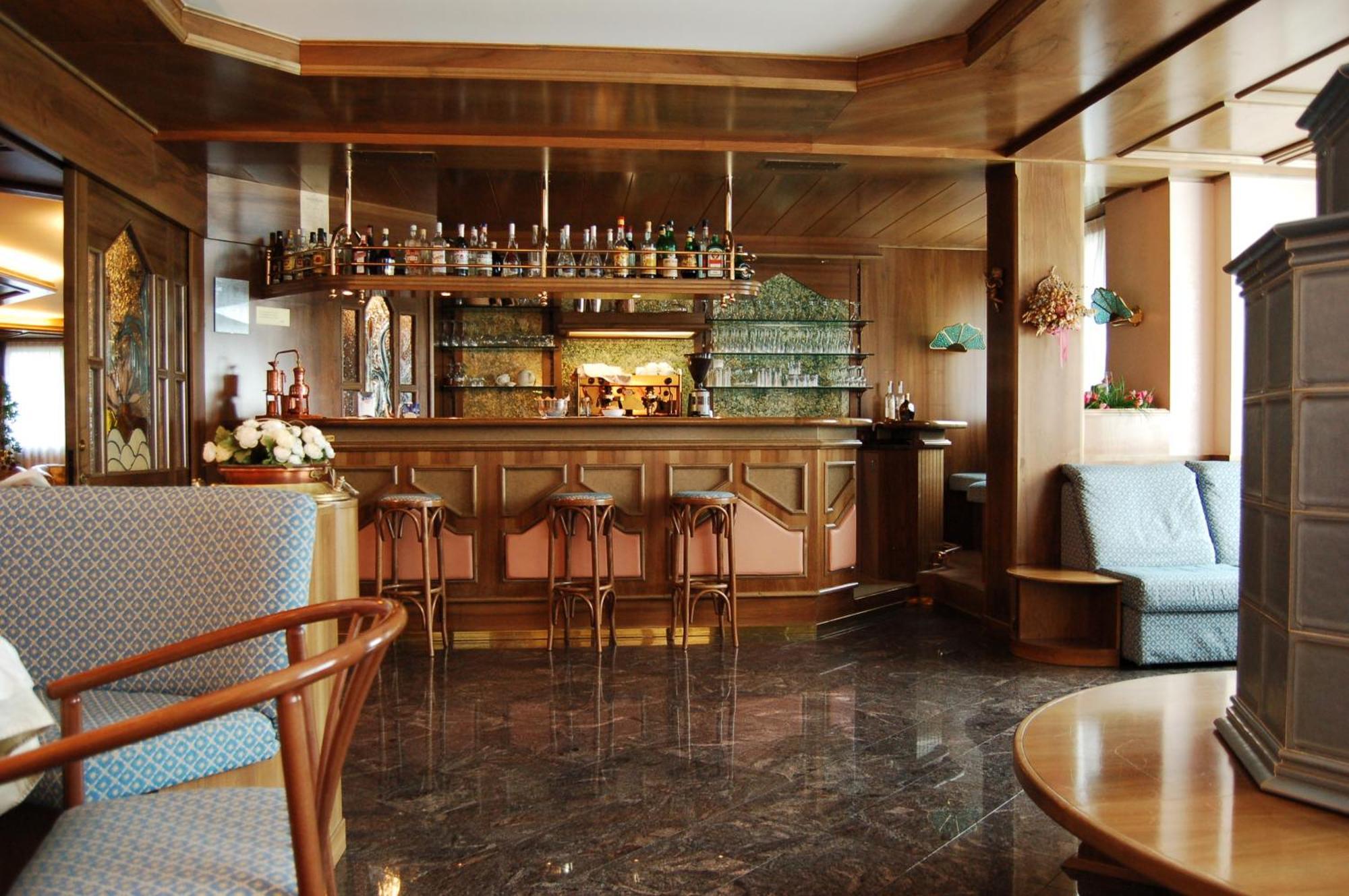 Hotel Quadrifoglio Pinzolo Dış mekan fotoğraf